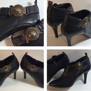 BURBERRY LEATHER WITH BURBERRY METAL LOGO